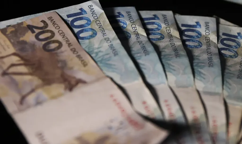 Dívida Pública sobe 1,62% em outubro e supera R$ 8,2 trilhões