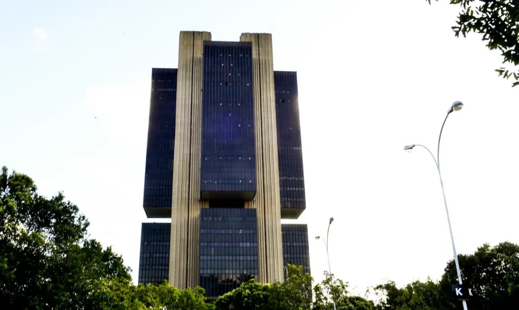 Com quórum desfalcado, Copom decide se mantém Taxa Selic