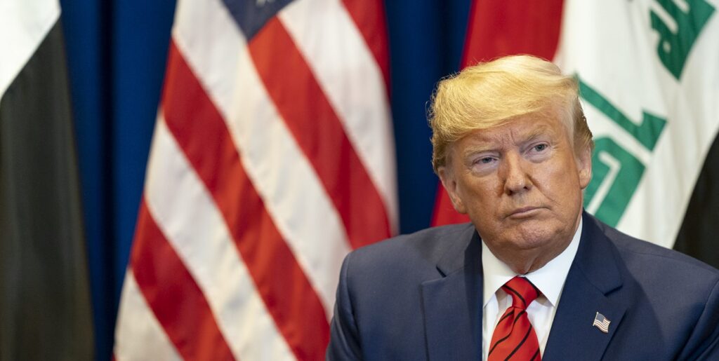 Financial Times informa que Trump planeja reduzir tarifas sobre aço e alumínio