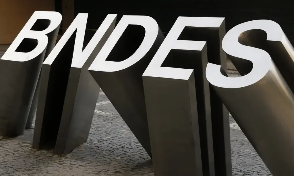 BNDES libera R$ 280 mi para fábrica de bateria da transição energética