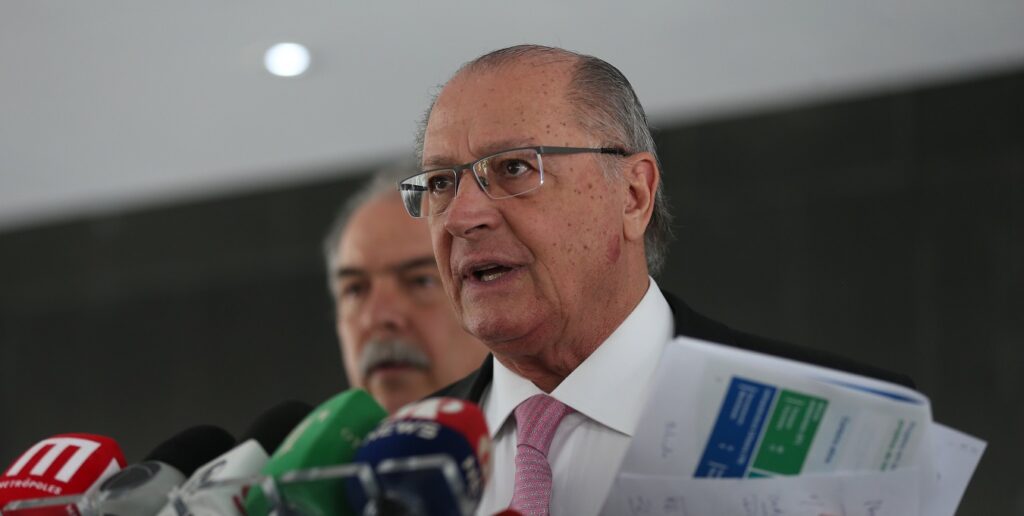 Governo prepara “Brasil Soberano 2.0” para setores ainda atingidos por tarifas dos EUA