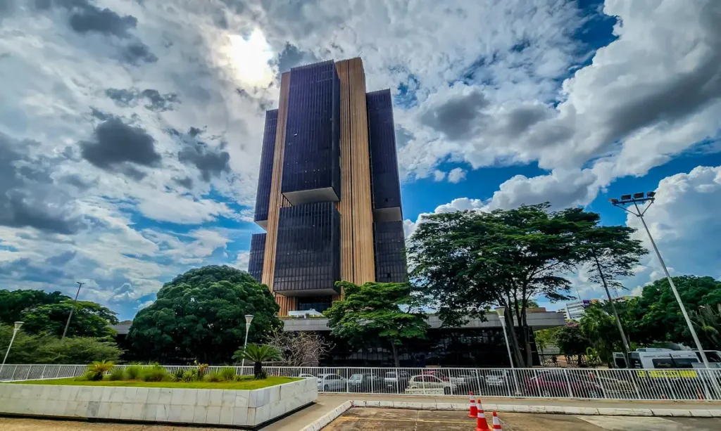Bancos transferem R$ 5,7 bi de valores esquecidos para o Desenrola