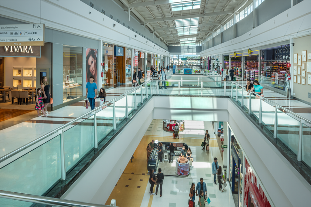 Muito além das compras: shoppings ganham espaço na rotina como polos de lazer, convivência e serviços
