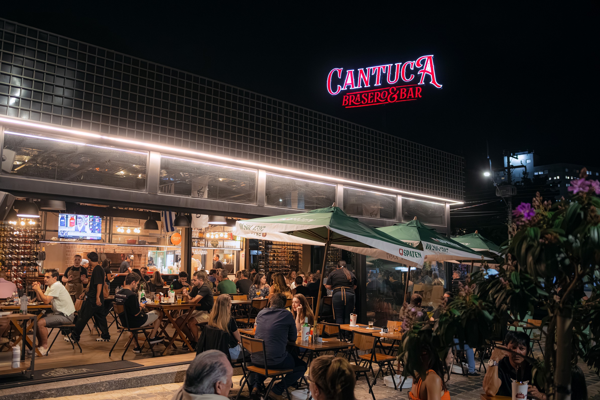 Quintas-feiras ganham Folk & Blues ao vivo e cardápio especial em restaurante de Curitiba