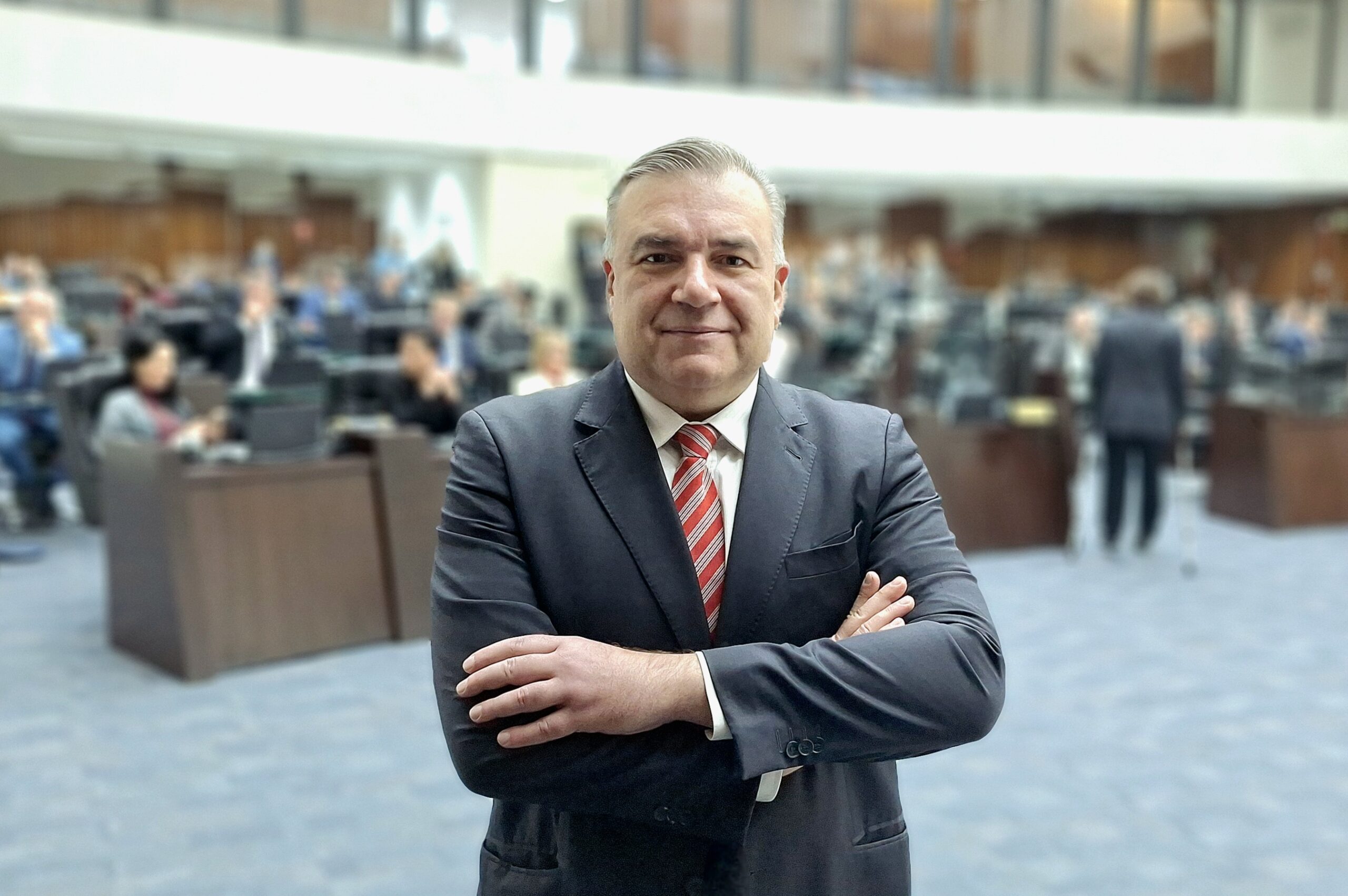 Ney Leprevost assina carta da Associação Médica do Paraná e assume compromissos para fortalecer a saúde no Estado