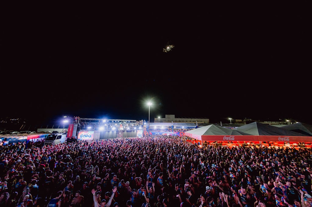 Xanddy Harmonia revive grandes sucessos de sua trajetória no Curitiba Folia