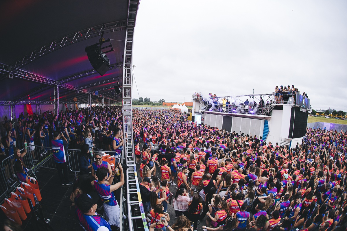 Curitiba Folia chega em dezembro com axé, trio elétrico e mais de dez horas de música